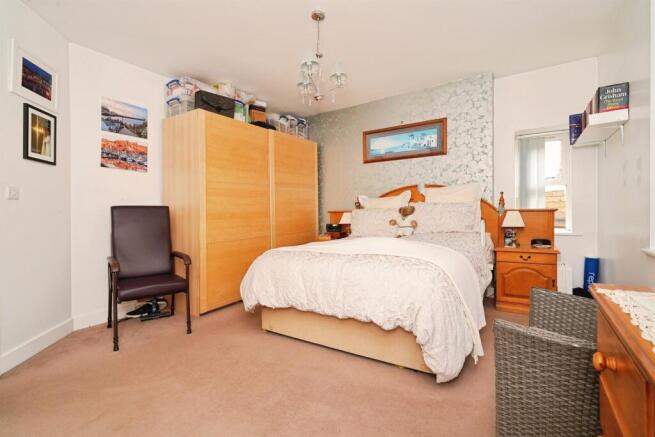 2 bed Apartment for sale Image 7