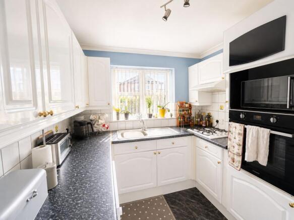 2 bed Bungalow for sale Image 7