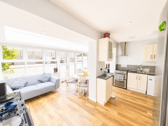 3 bed Detached Bungalow for sale Image 7