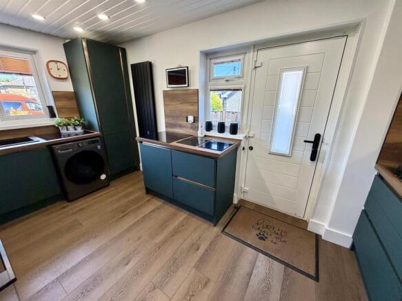 2 bed Semi-Detached Bungalow for sale Image 9