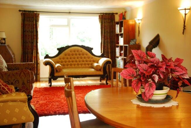 LOUNGE AREA