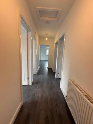 3 bed House to rent Image 9