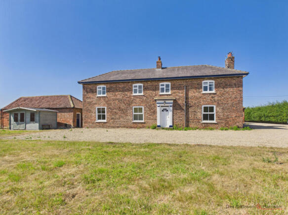 A four bedroom detached farmhouse - To Rent