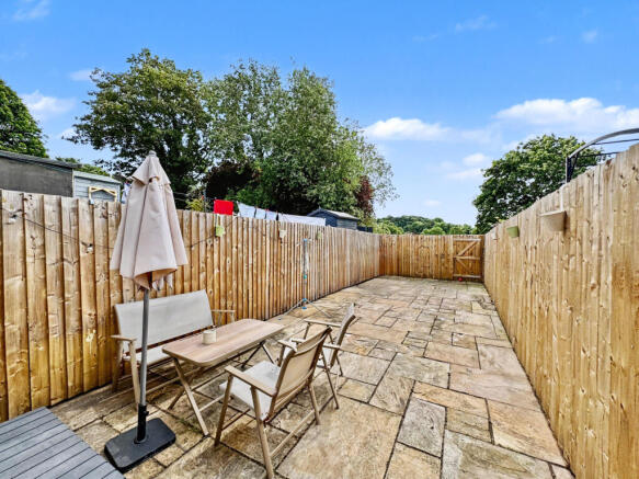 3 bed Terraced to rent Image 12