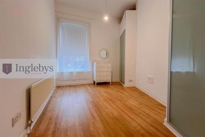 2 bed Apartment to rent Image 6