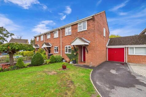 Spurcroft Road, Thatcham, Berkshire, RG19