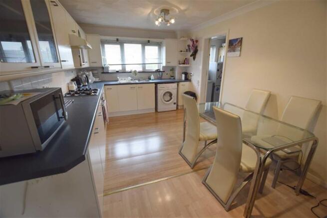 Open plan lounge/kitchen