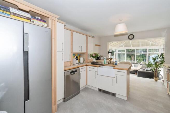 5 bed Detached for sale Image 5
