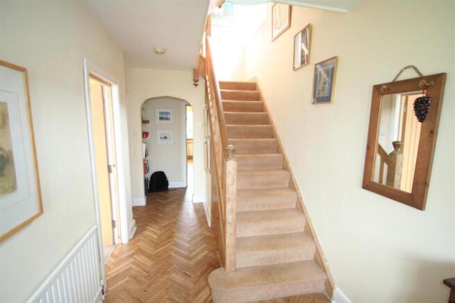 Entrance hall.jpg