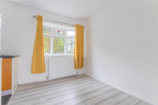 4 bed Semi-Detached for sale Image 9