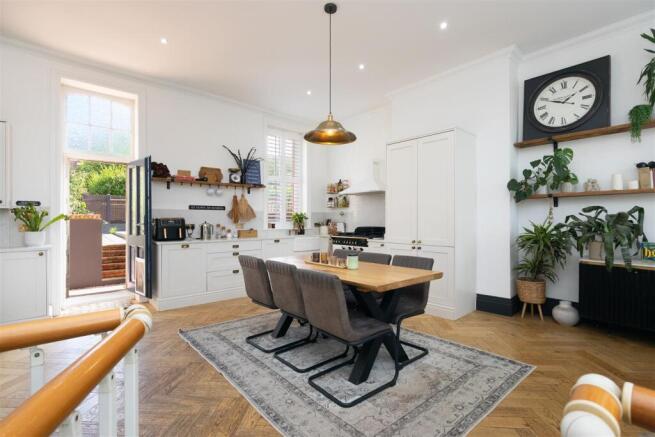 Open plan kitchen/diner