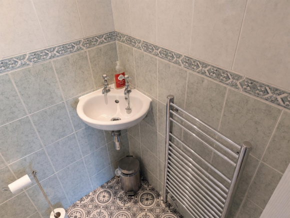 2 bed Terraced to rent Image 9