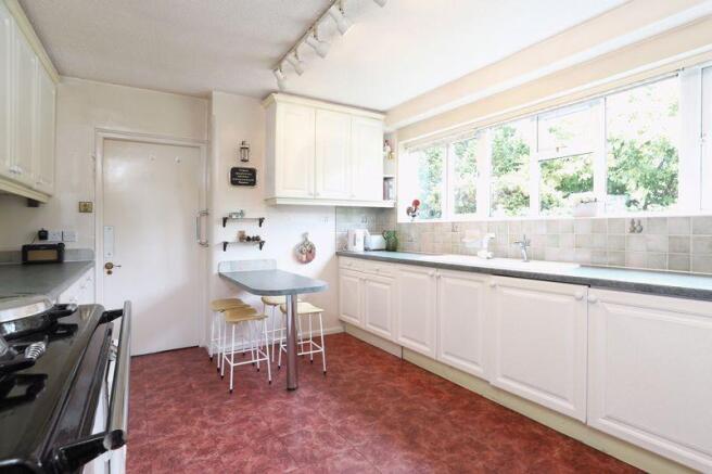 Kitchen/breakf...