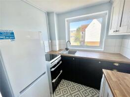Flat 4, 62 Ringwood, Truro Road, Wood Green, London N22 8DR
