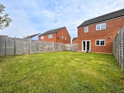 Thresher Close, Thornbury, BS35