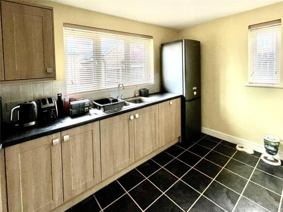 4 bed Detached for sale Image 4