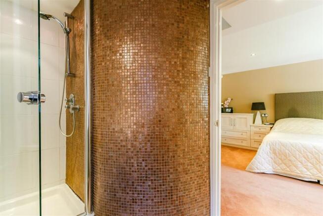 8305879-interior04.JPG