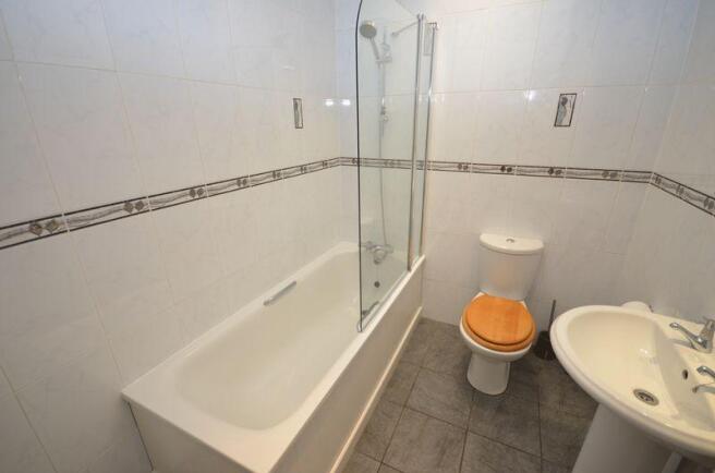 SHOWER ROOM