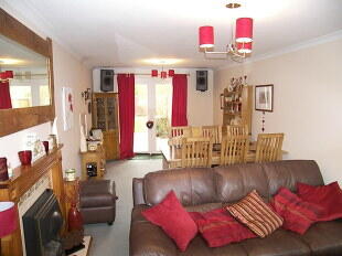 Living/dining room