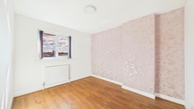 3 bed Semi-Detached to rent Image 12