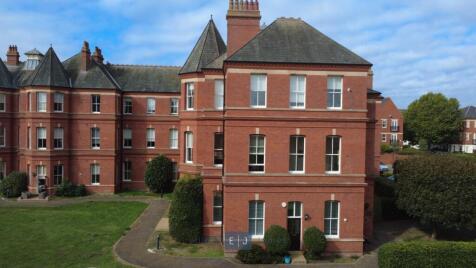 Brandesbury Square, Woodford Green