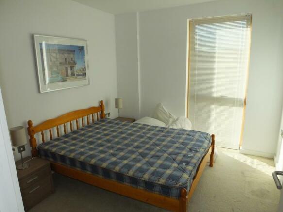 2 bed Apartment to rent Image 5