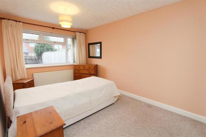 Bedroom 1.jpg