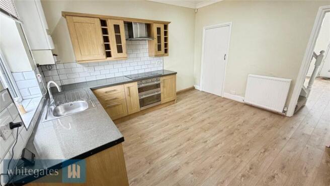 2 bed Terraced to rent Image 6