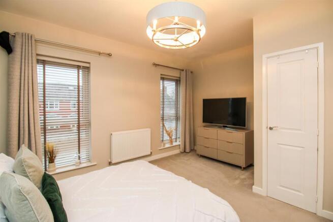 2 bed Town House for sale Image 11