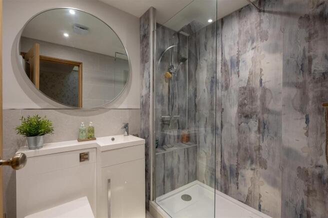 GROUND FLOOR SHOWER ROOM