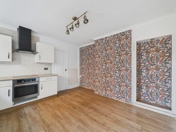 3 bed Semi-Detached for sale Image 6
