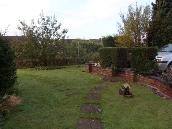 FRONT GARDEN