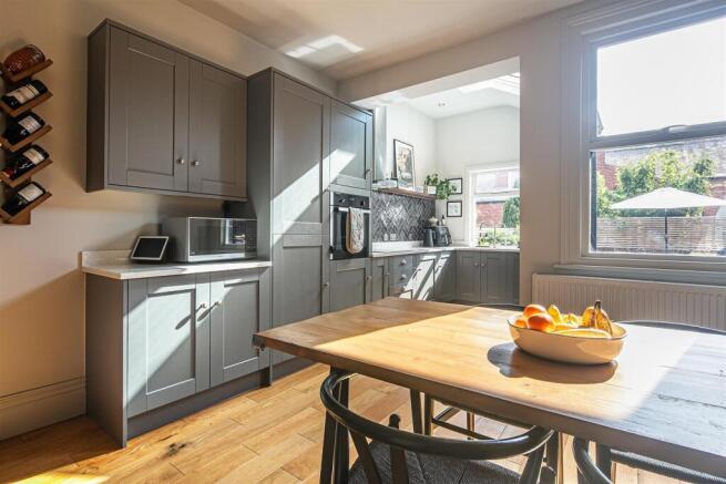 Dining kitchen