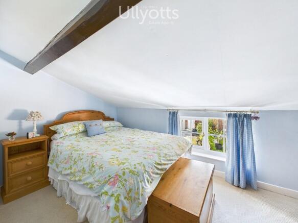3 bed Terraced for sale Image 11