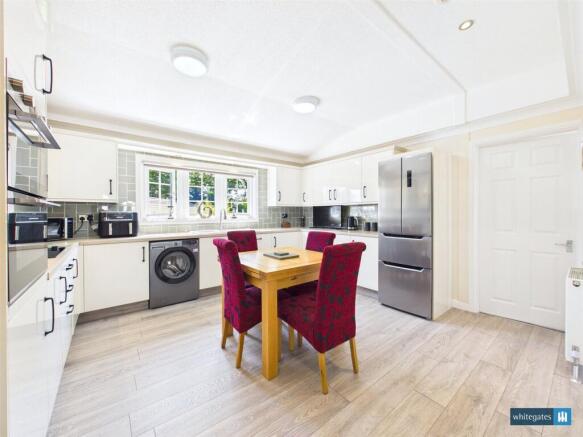 1 bed Park Home for sale Image 4