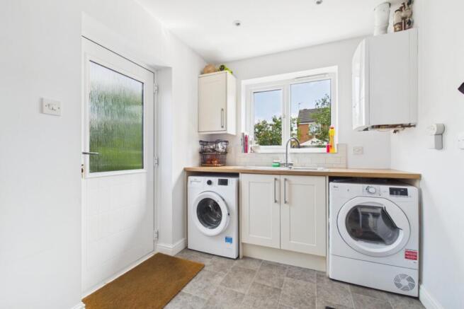 4 bed Detached for sale Image 7