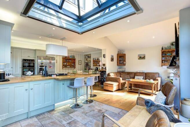 LIVING DINING KITCHEN D
