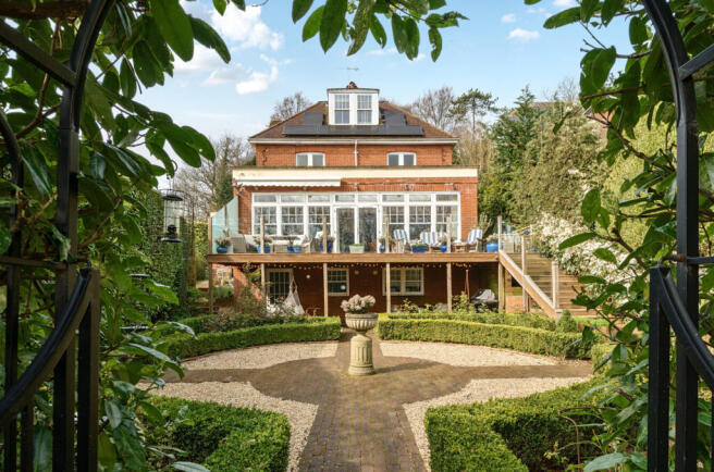 1426081-2-69c15ce...