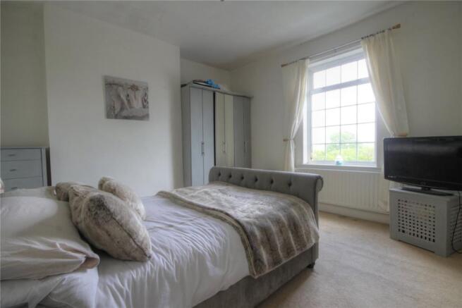 Bedroom 1 Pic 2