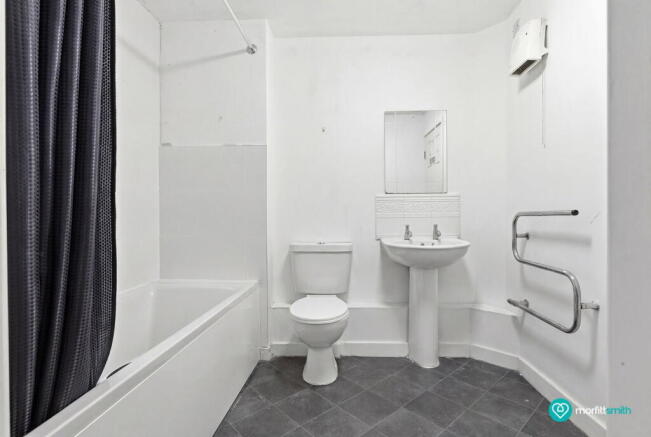 2 bed Flat for sale Image 8
