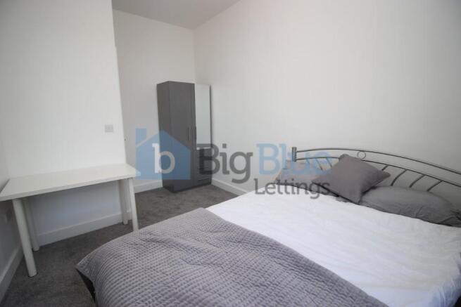 2 bed House Share to rent Image 7