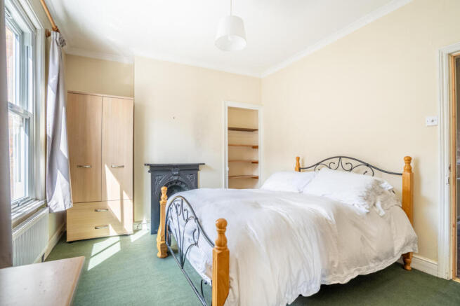 3 bed Terraced for sale Image 7
