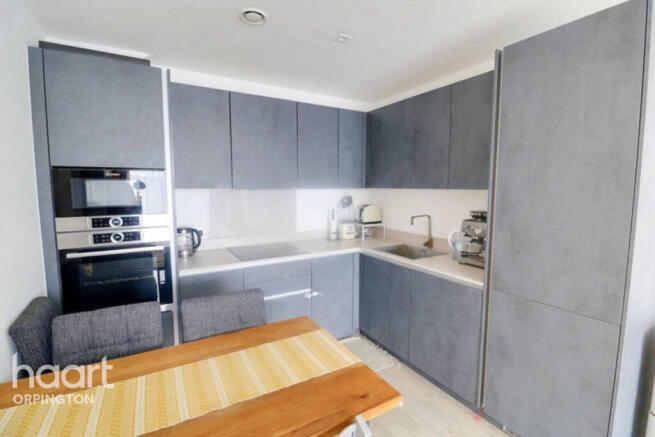 Homefield Rise, Orpington photo 5
