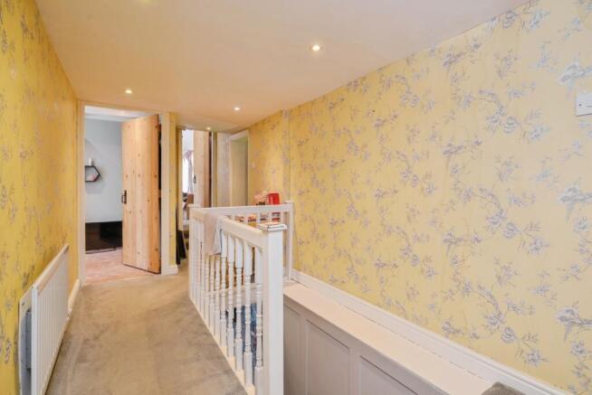 5 bed Terraced for sale Image 7