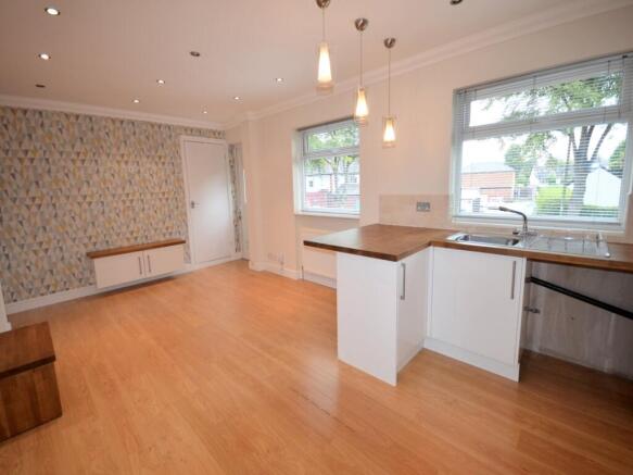 Lounge/dining/kitche