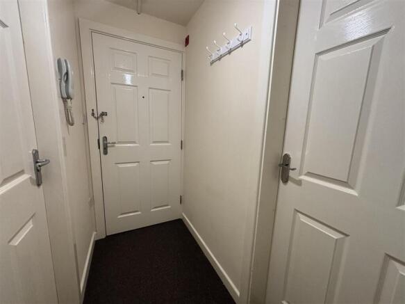 1 bed Apartment to rent Image 10