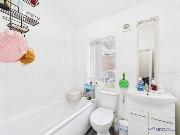 1 bed House Share to rent Image 7