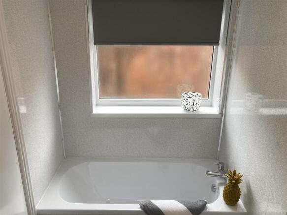 4 bed House Share to rent Image 7
