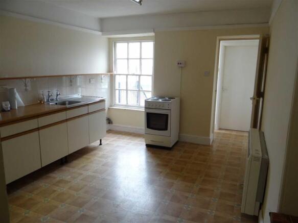 Dining Kitchen: