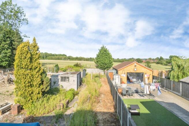 3 bed Semi-Detached for sale Image 4